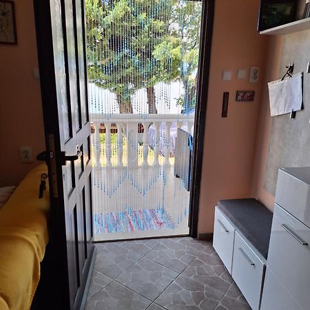 Appartamento Kuca Za Odmor Coccoli Karlobag Esterno foto