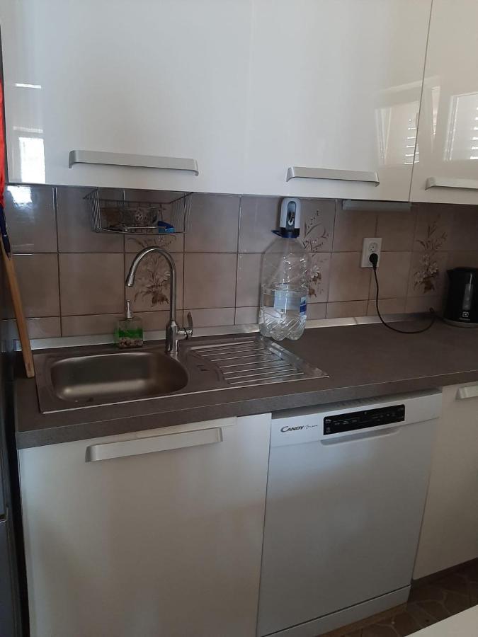 Appartamento Kuca Za Odmor Coccoli Karlobag Esterno foto