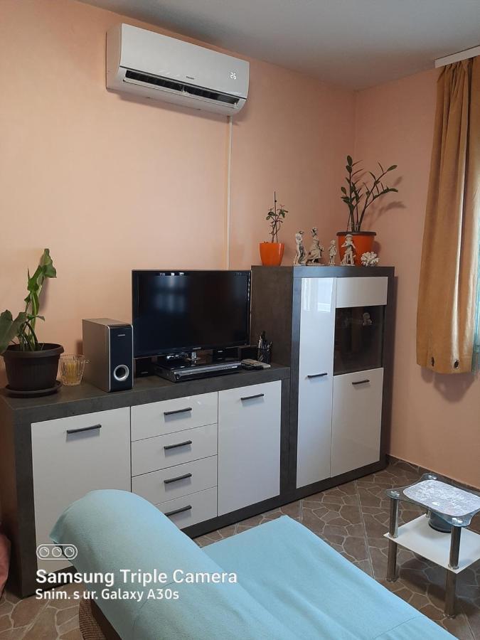 Appartamento Kuca Za Odmor Coccoli Karlobag Esterno foto
