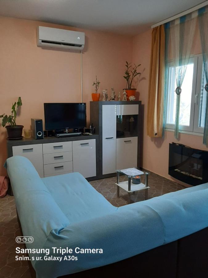 Appartamento Kuca Za Odmor Coccoli Karlobag Esterno foto
