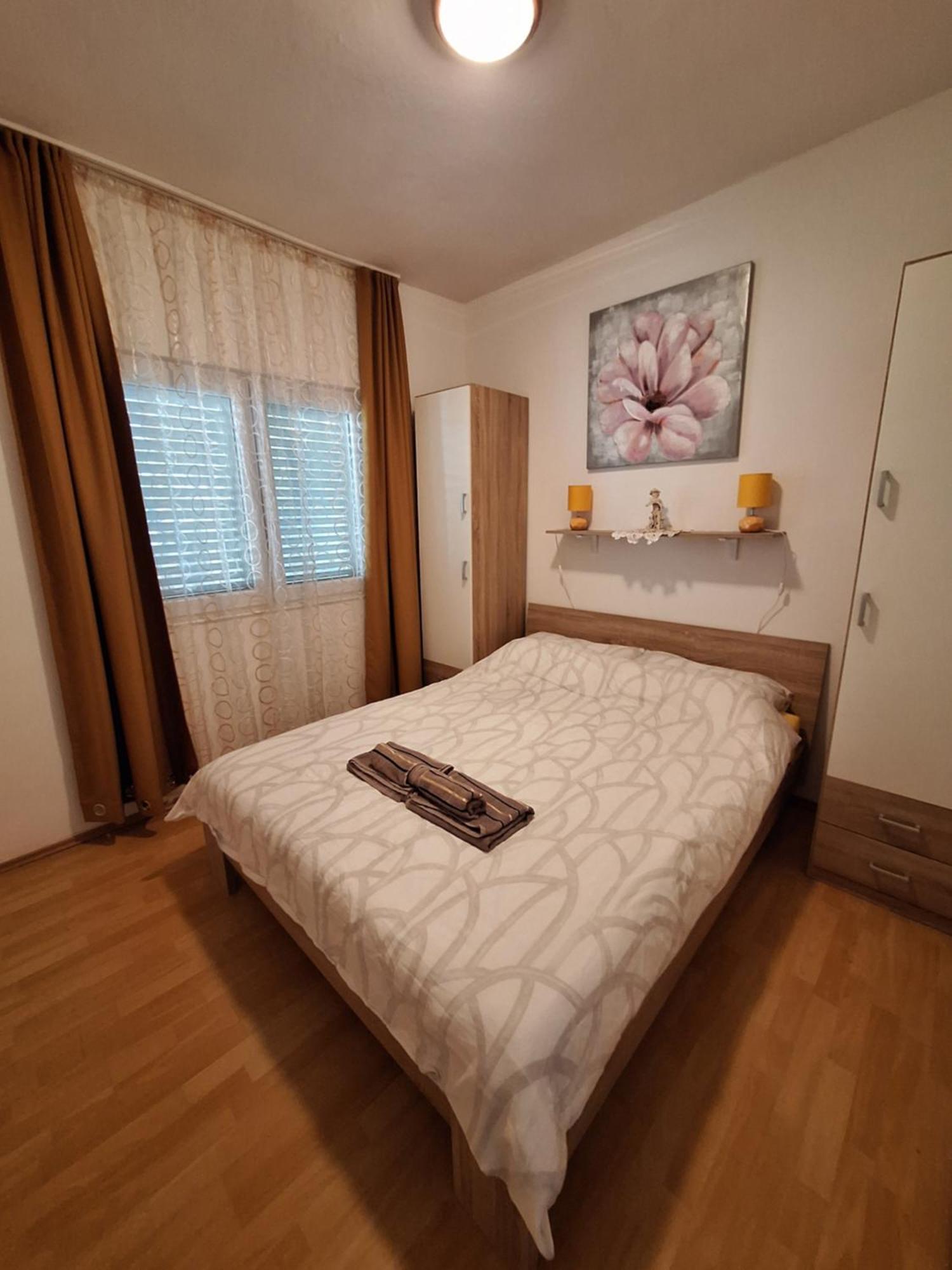 Appartamento Kuca Za Odmor Coccoli Karlobag Esterno foto