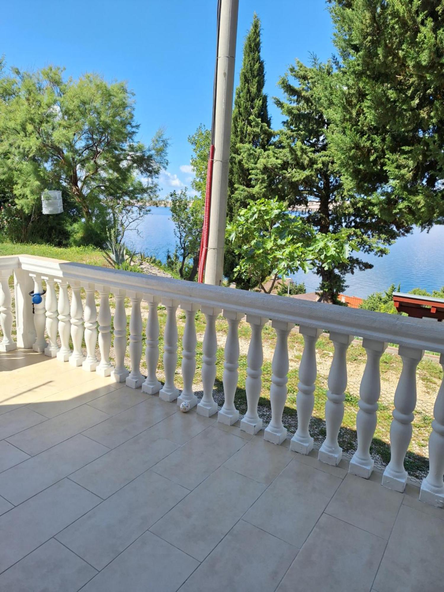 Appartamento Kuca Za Odmor Coccoli Karlobag Esterno foto